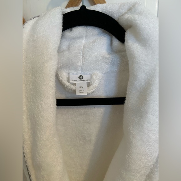 White Bath Robe - Picture 2 of 2